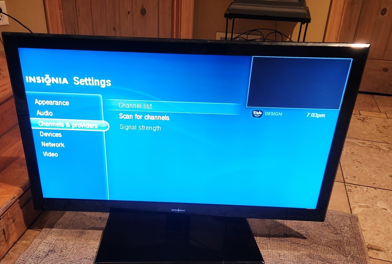 Insignia™ - 42" Class (42" Diag.) - LCD - 1080p - 120Hz - HDTV - excellent condition no remote model NS-42E859A11