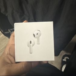 AirPods 4