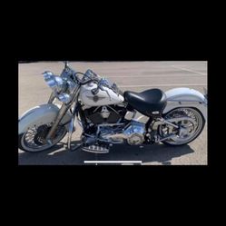 2004 Deluxe  Softail