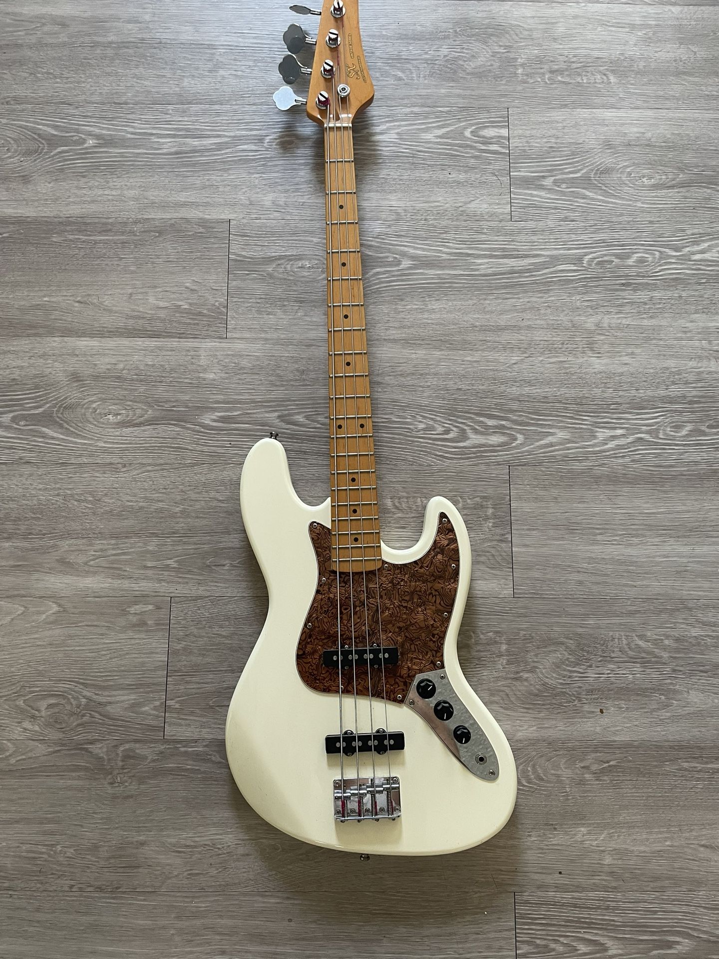 SX Custom Handmade Bass Vintage Series