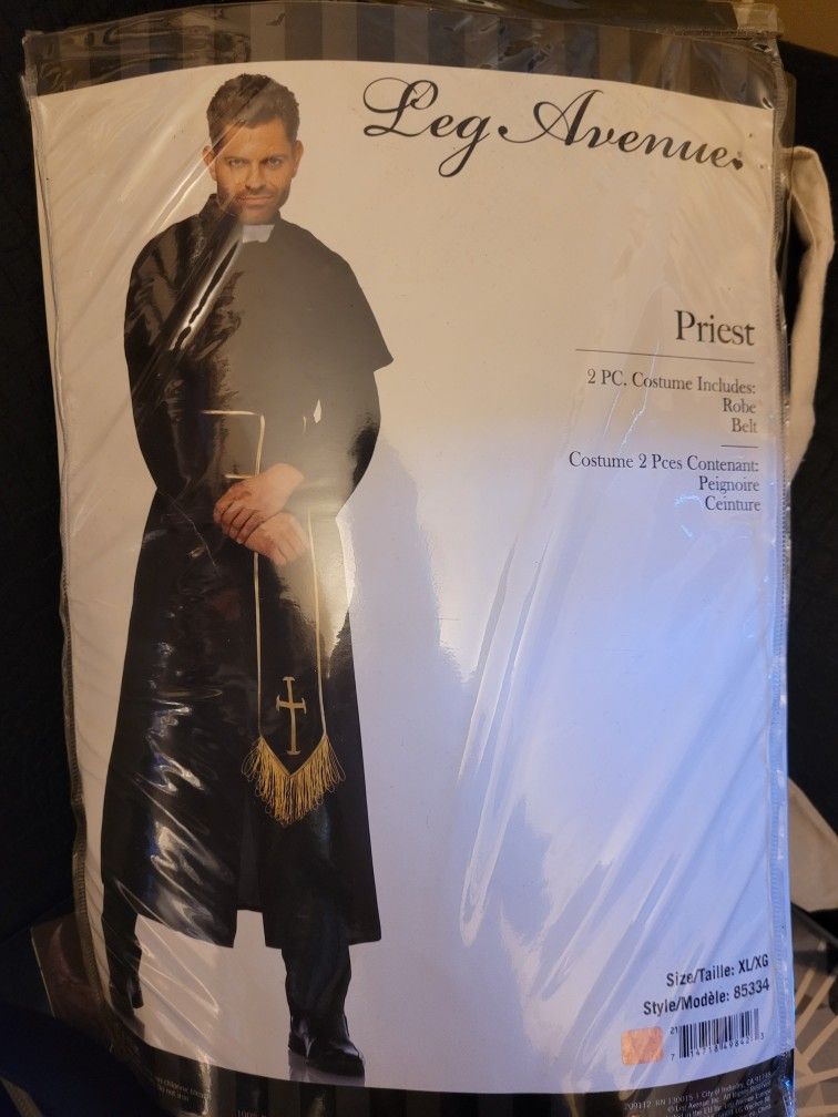 Leg Avenue Preist Costume