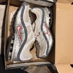 Nike Running Shoes Size 7 Women 