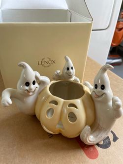 Tea light candle holder