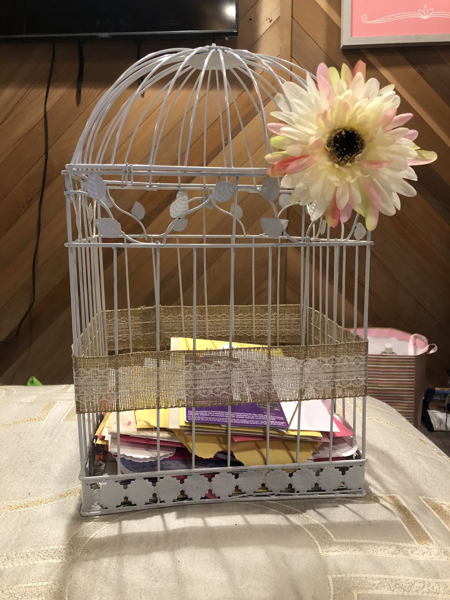 Card/gift cage
