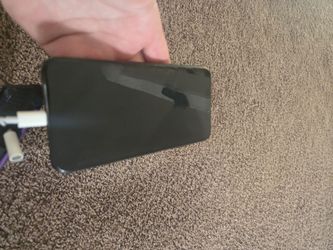 Apple iPhone XS Max - Space Gray (Slightly Cracked Screen)
