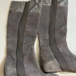 Ladies Size 8 Tsubo Gray Boots