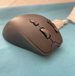 nyhed Erobrer slå Logitech G Series G700 Wireless Laser Gaming Mouse w/ USB Receiver and  Cable for Sale in Queens, NY - OfferUp