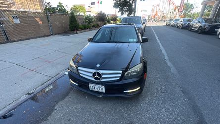 2011 Mercedes-Benz 4-MATIC C-CLASS