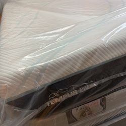 MATTRESS SALE BRAND NEW TWIN SIZE $118. FULL SIZE MATTRESS $188. QUEEN SIZE STARTING AT $199 LOCATION 303 POCASSET AVE PROVIDENCE RI 