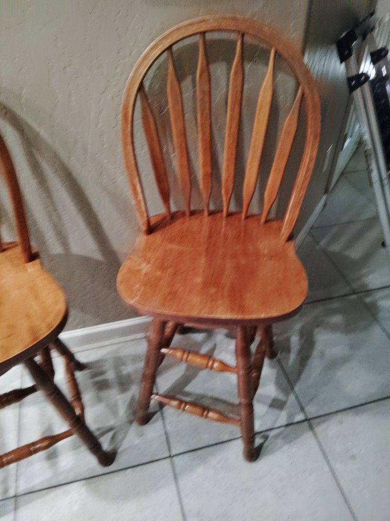 2 Bar Stools