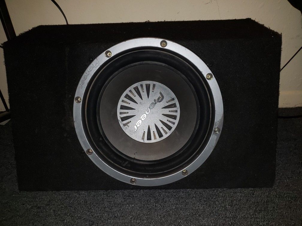 Pioneer TS-W302R 12-Inch Subwoofer with 800-Watt Maximum Power