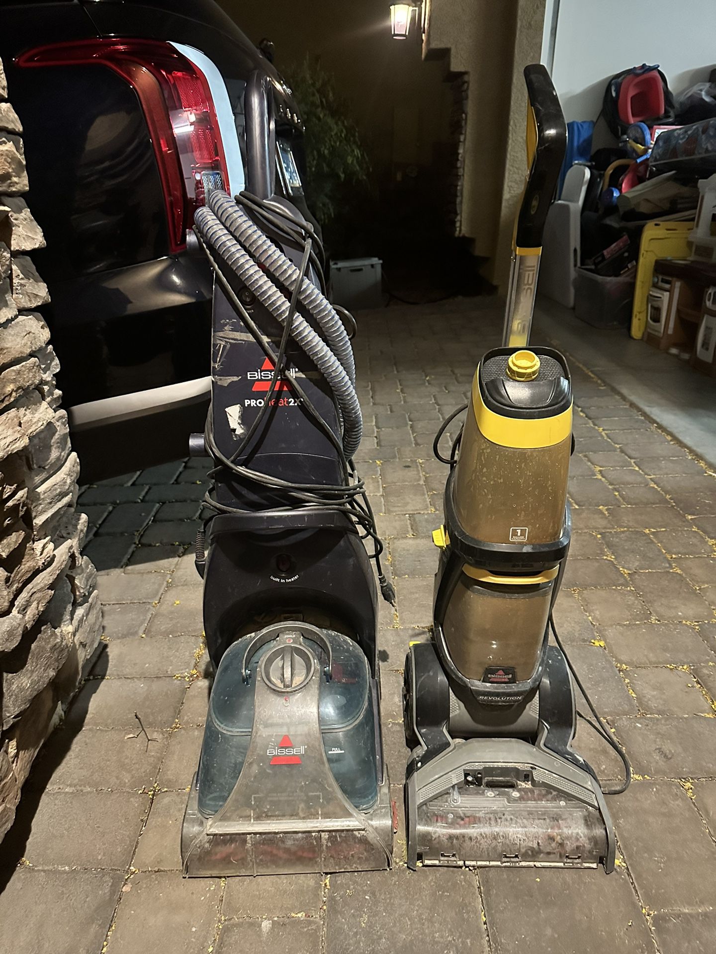 2 BISSELL CARPET CLEANING MACHINES $30 FOR BOTH 
