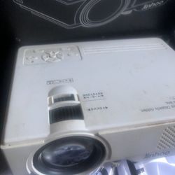 Jinhoo Projector With Screen
