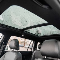 Volkswagen Tiguan SE 3rd row, Panoramic Sunroof 