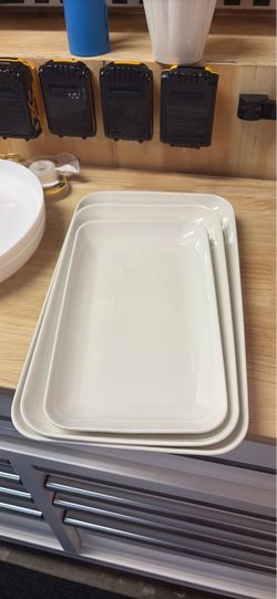 serving plates (3)