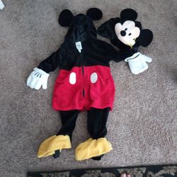 Disney's Deluxe Mickey Mouse Costume Size 18 To 24 Months With An Extra Mickey Mouse Head In New Condition