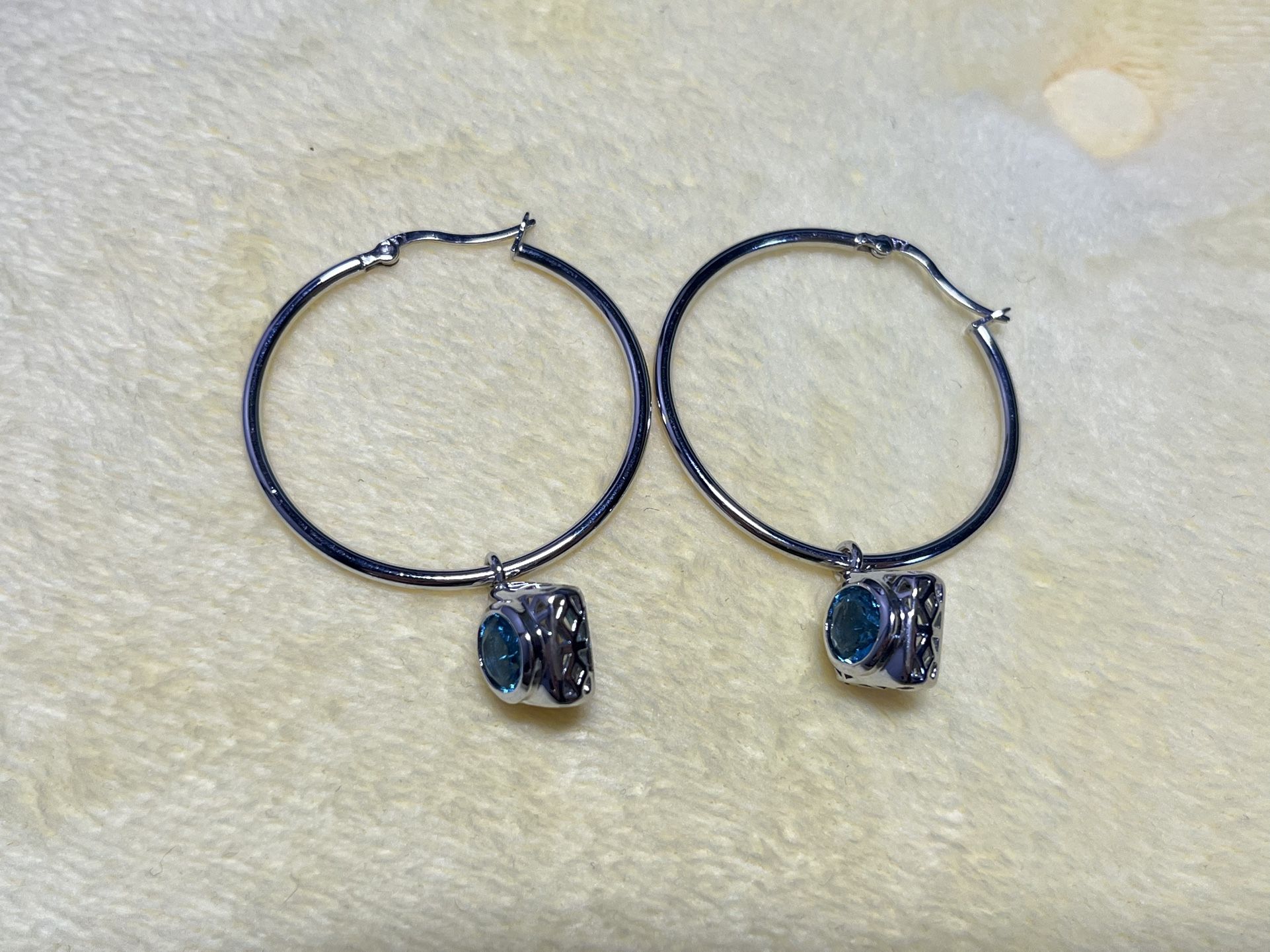 925 Sterling Silver with crystal hoop earring