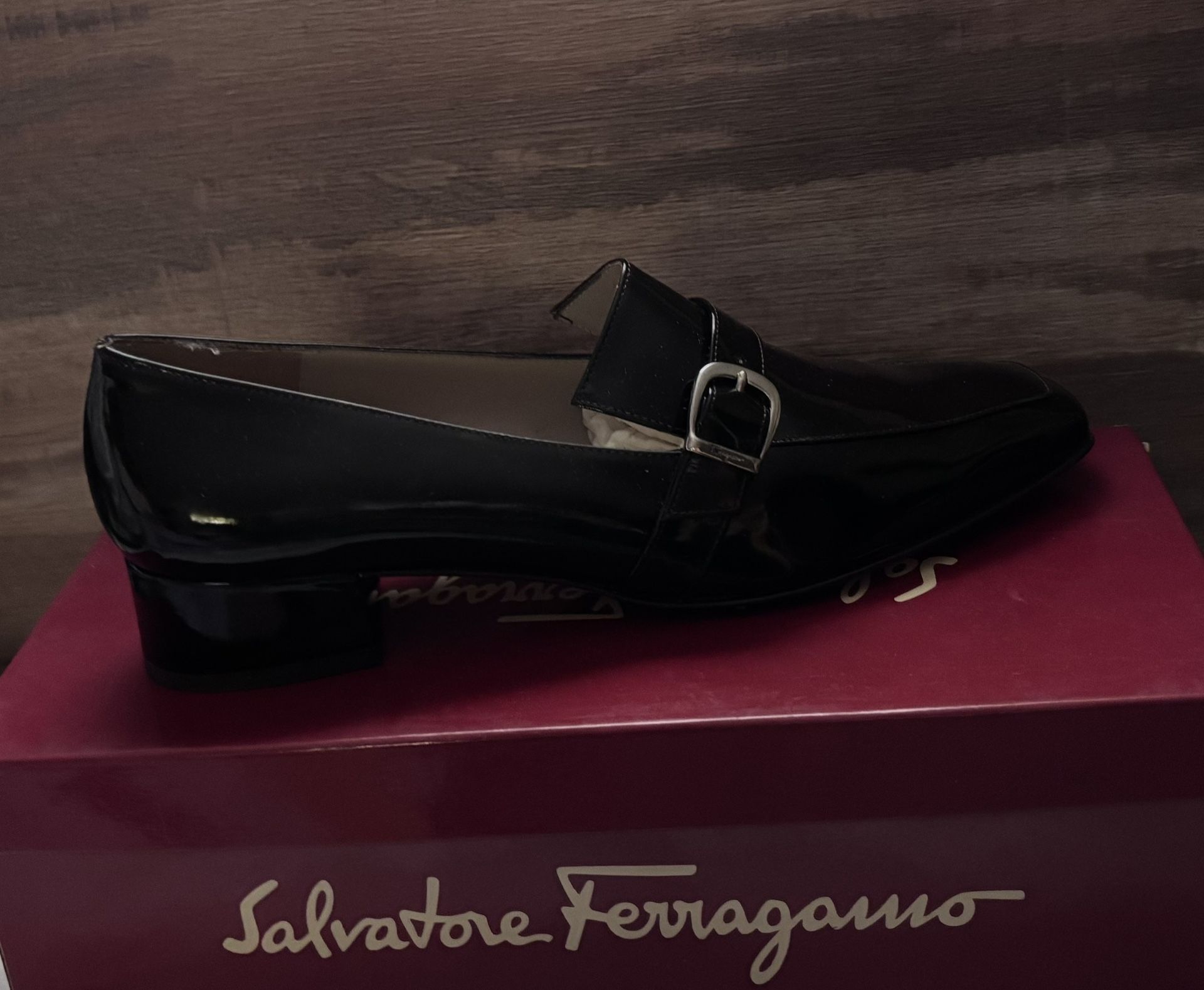 Salvatore Ferragamo NIB Loafers Black SZ9
