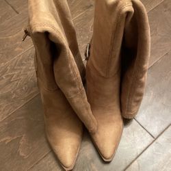 Boots Size 6