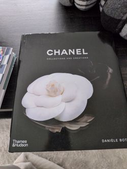 Chanel: Collections and Creations - Coffee Table Book - Thames & Hudso