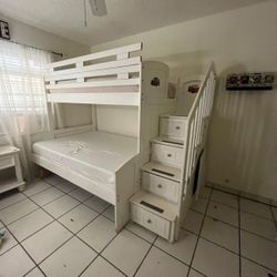 Bunk Bedroom 