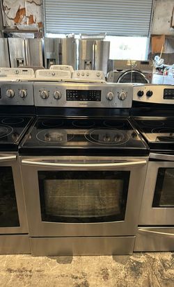 Samsung Stainless Electric Stove 5.8 cu ft