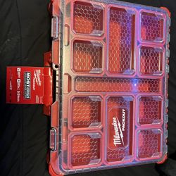 Milwaukee Clear Pack out 