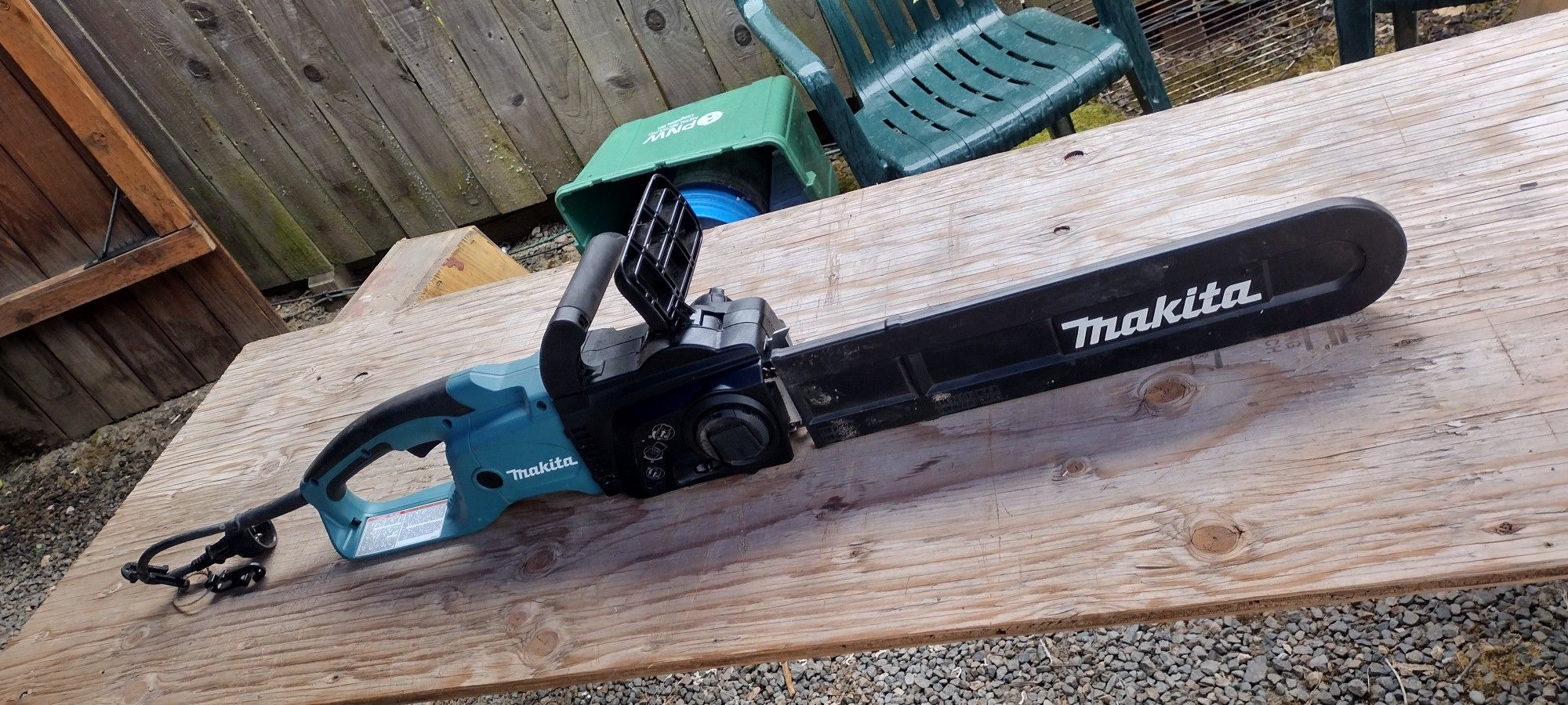 New Makita 16" Bar Chainsaw