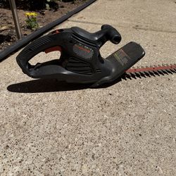 Used Black & Decker 16 HEDGE TRIMMER