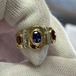 18kt Yellow Gold Antique Sapphire And Diamond Ring