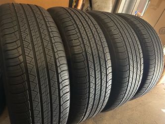 Michelin 235/65/18 Set of 4 Tires, Tread Like New DOT2025