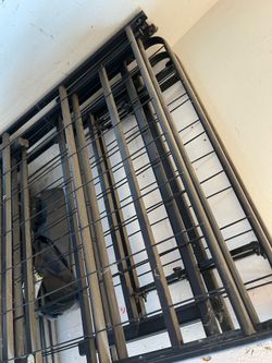 Twin bed railing