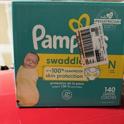 Newborn Diapers 140 Count