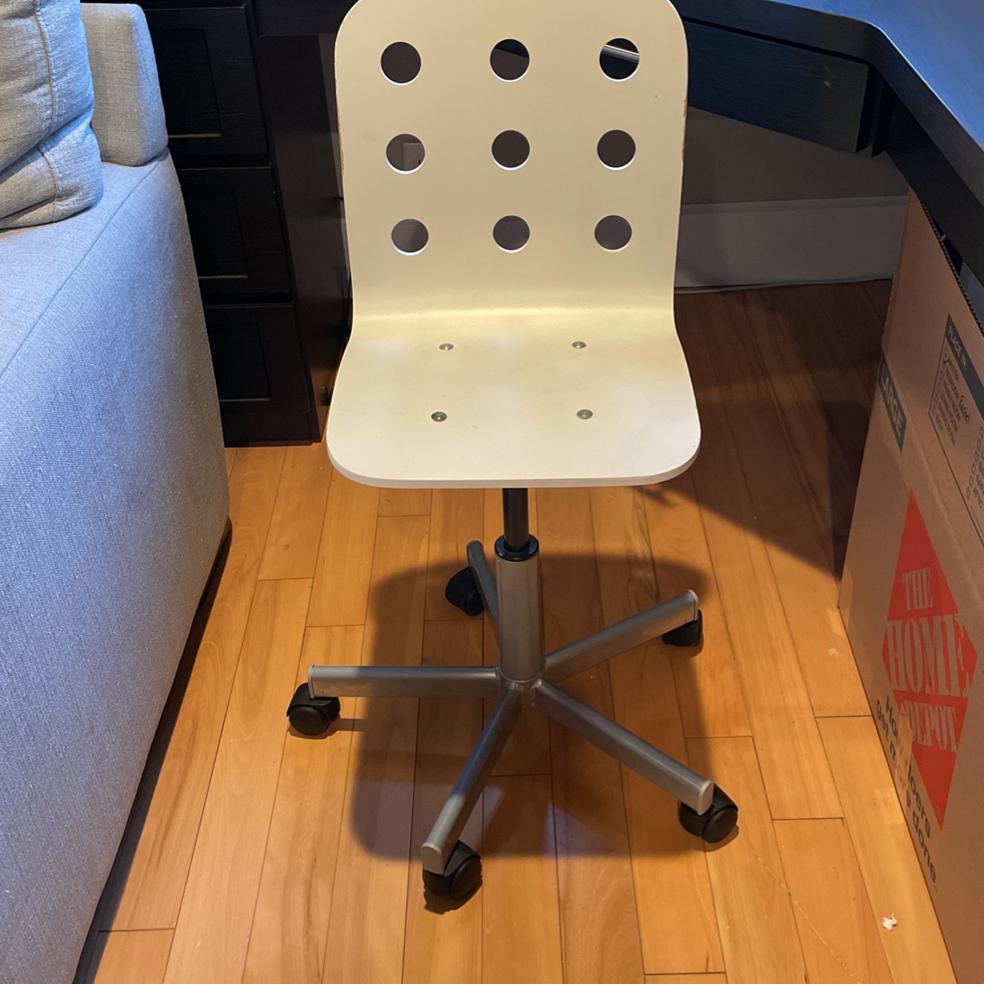 Rolling Ikea task Chair