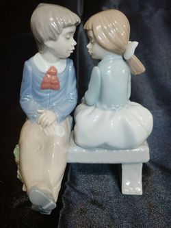 NAO by Lladro "First Love" -Figurine #1136
