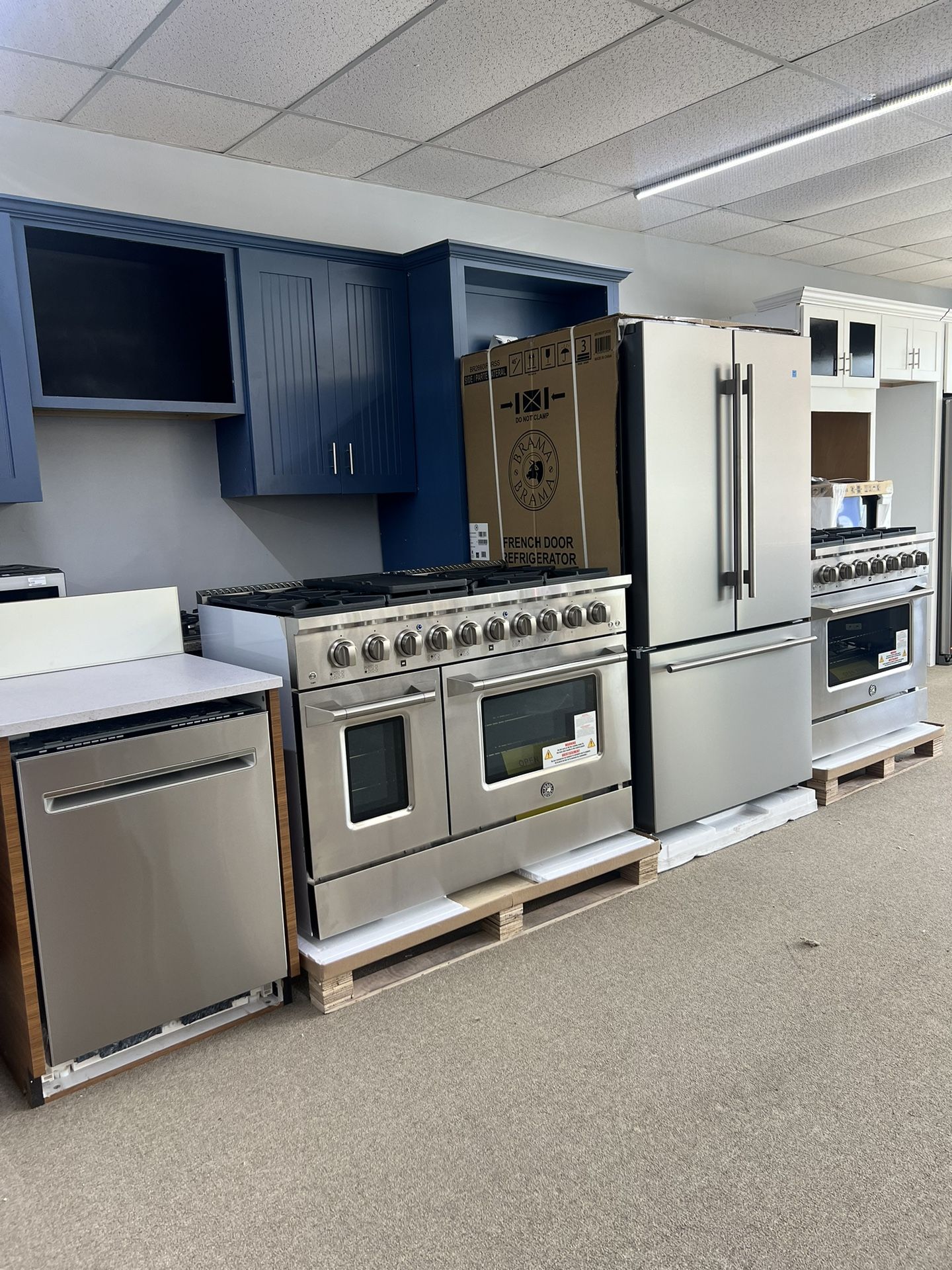 Brama Kitchen Set Range & Refrigerator Dishwasher Package