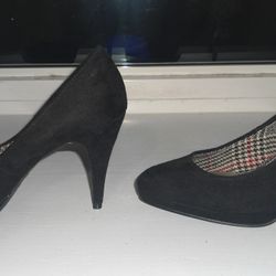 BLACK HIGH-HEEL SHOES 7W, NEW