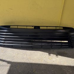 2018-2020 TOYOTA SIENNA LOWER GRILLE OEM