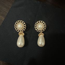 Vintage-Inspired Pearl Drop Earrings – 18K Gold Plated, Elegant Statement Jewelry