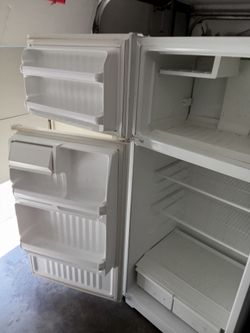Hotpoint White 19.0 Cu Ft Fridge/Freezer