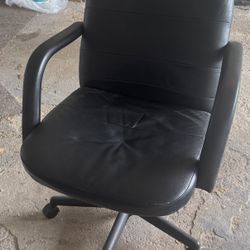 Large Black Office Chair *MakeAnOffer*