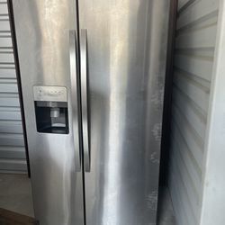 Freestanding Side-by-Side Refrigerator