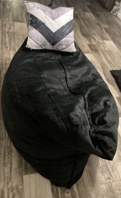 Black Velvet Pillow Sac
