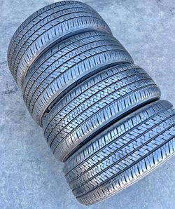 215/55/17 Bridgestone 📍📍 Vendo un set de llantas con 80% de vida las 4 📍🌟