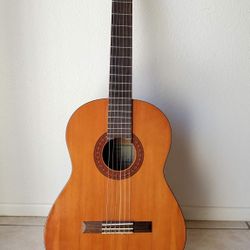 Yamaha Guitar C-40 with Carrying Case