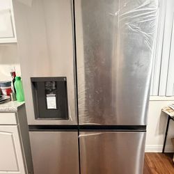 LG Refrigerator (In-warranty)