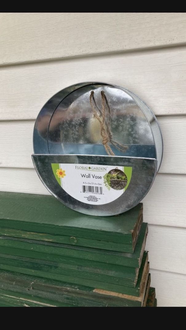 NEW Round Wall Pocket Planters