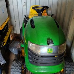 John Deere L100