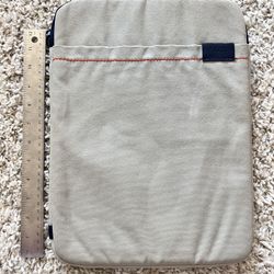 incase laptop sleeve gray