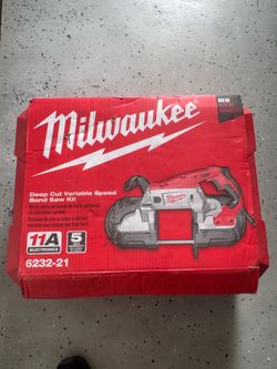 NEW -11 Amp Deep Cut Band Saw with Hard Case